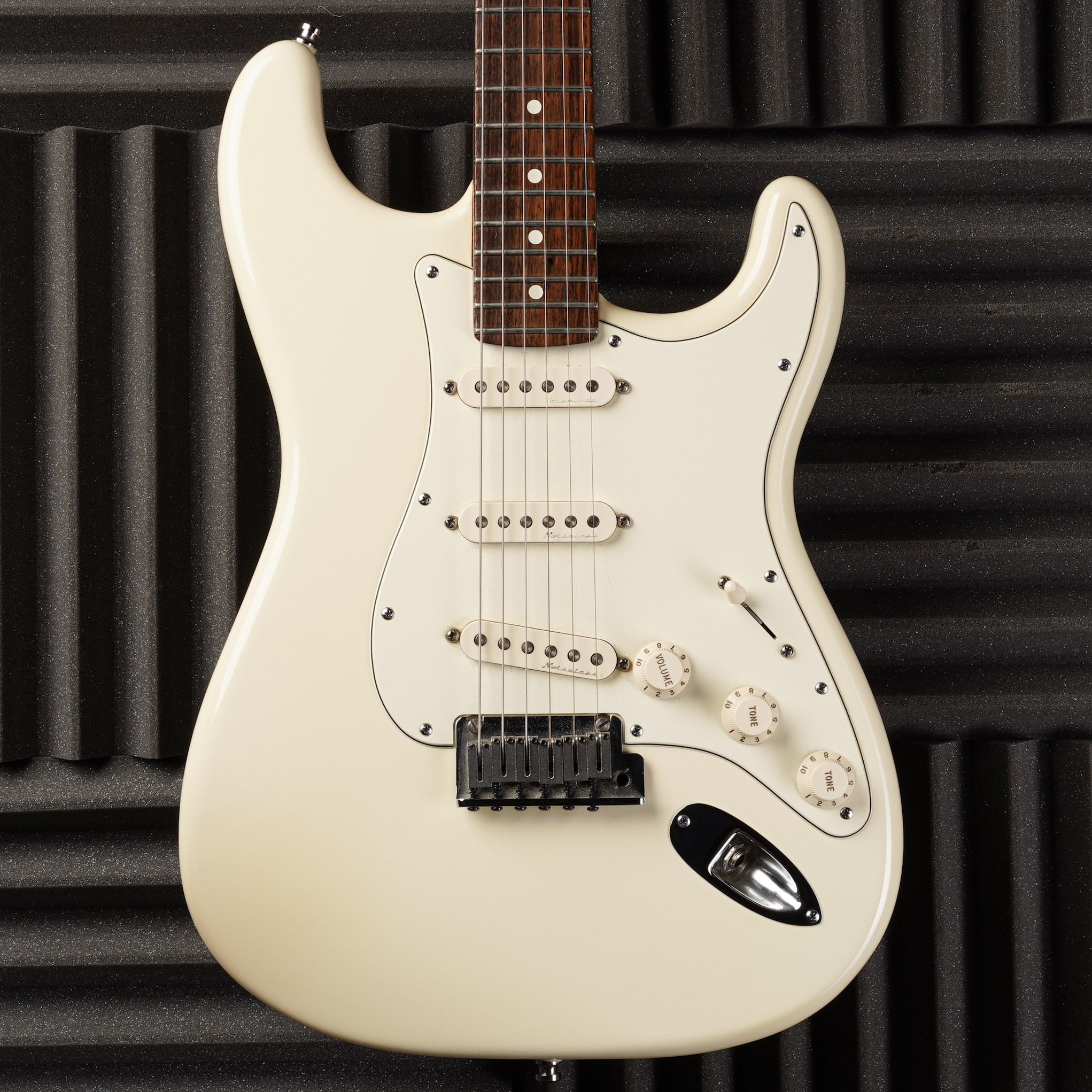 633: Fender Jeff Beck Artist Series Stratocaster with Hot Noiseless ...