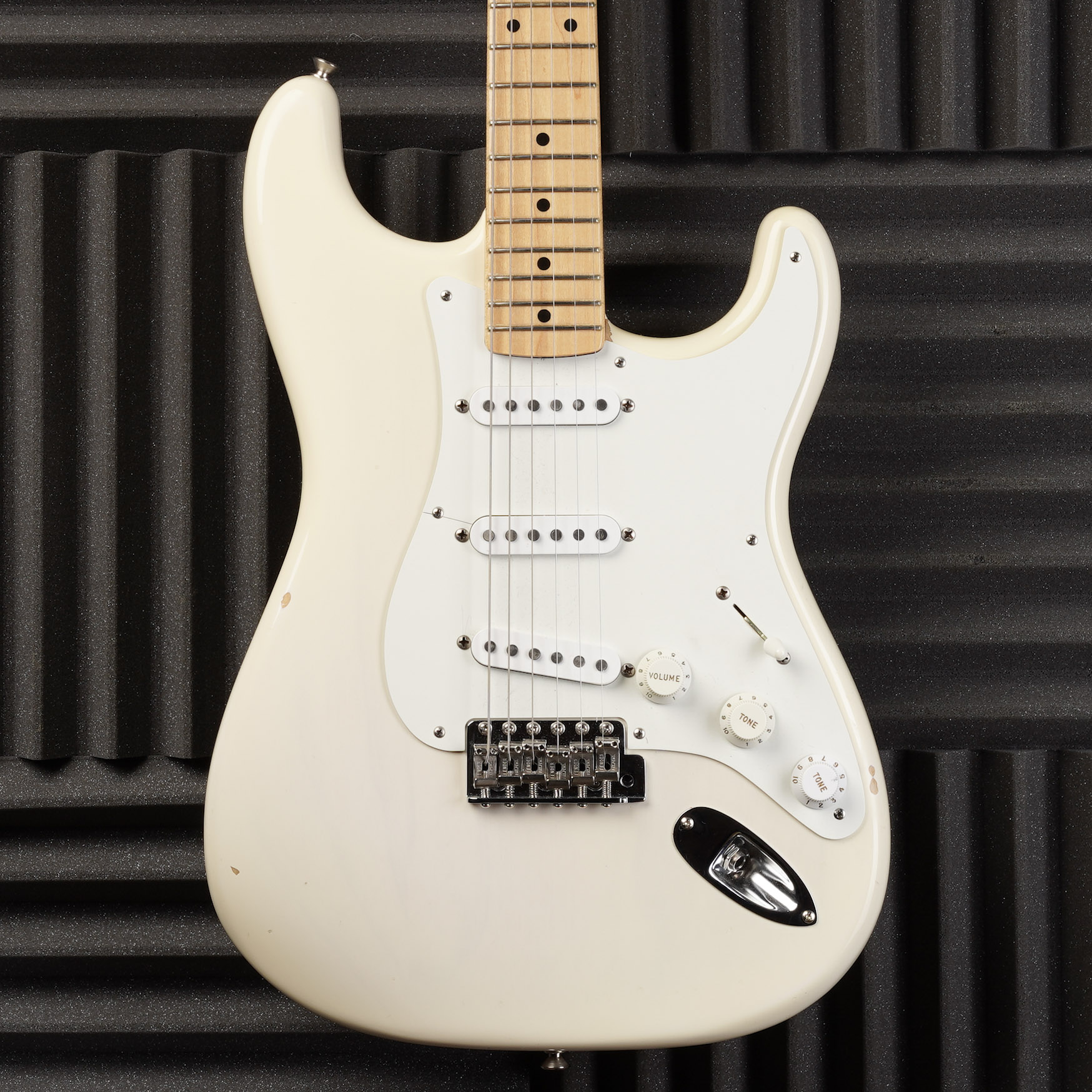 520: Fender American Vintage '56 Stratocaster 2016 Aged White Blonde